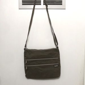 Baggallini Big Zipper Bag